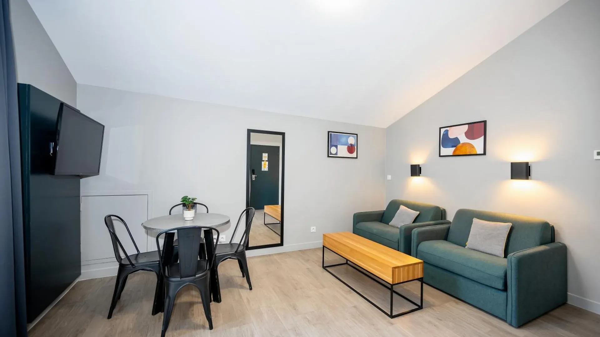 Staycity Aparthotels Marseille Centre Vieux Port 3*,  צרפת
