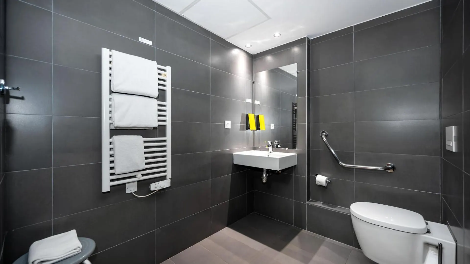Staycity Aparthotels Marseille Centre Vieux Port 3*,