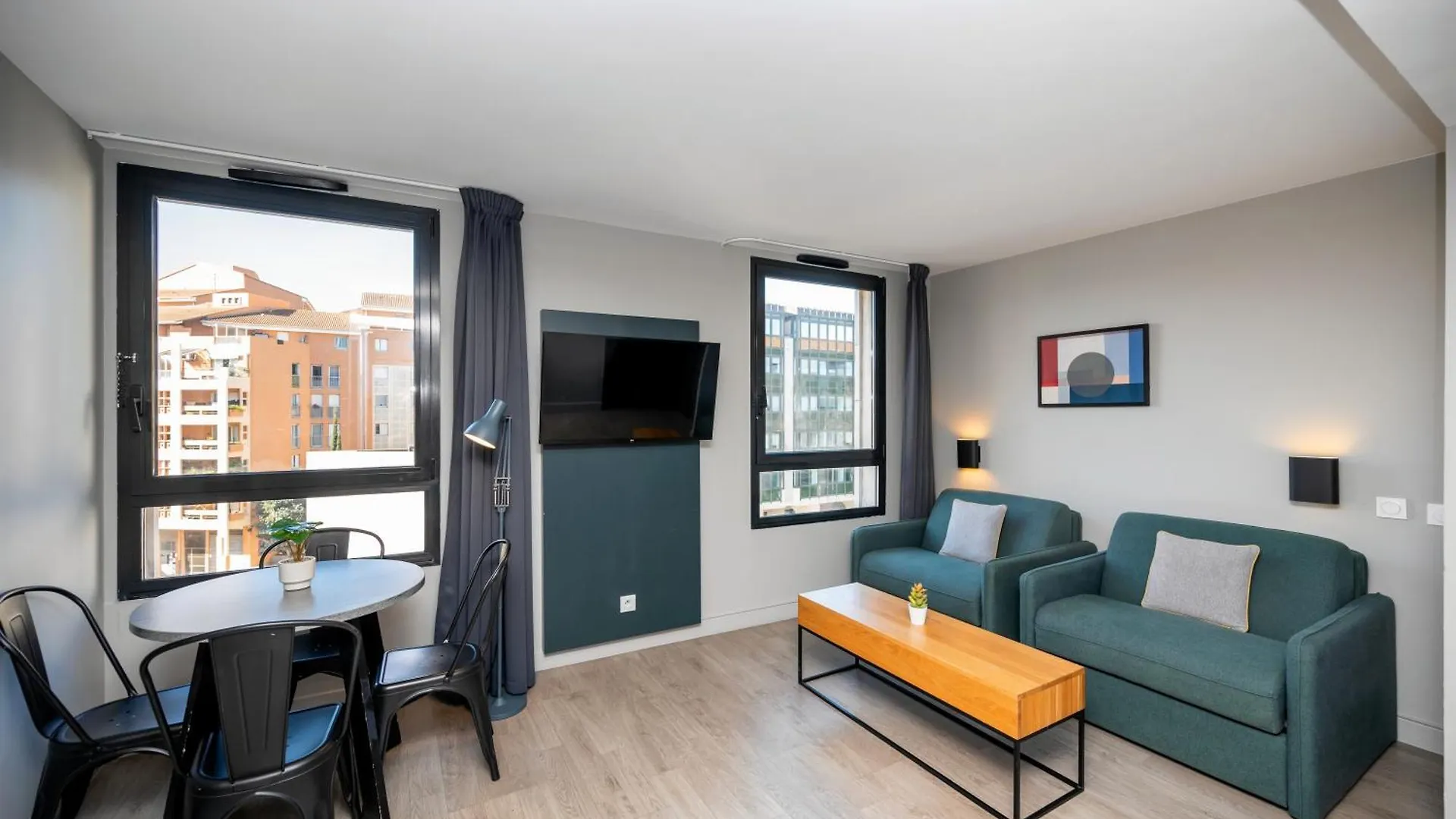 Staycity Aparthotels Marseille Centre Vieux Port 3*,